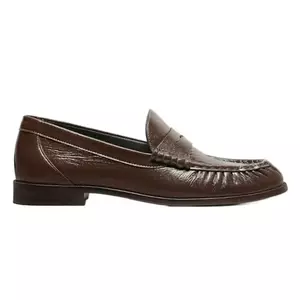 Essential Footwear for the Autumn Season: Your Guide to Fall Shoes