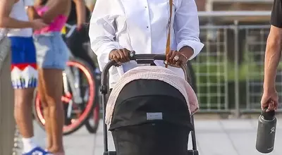 Naomi Campbell: A Supermodel’s Journey into Motherhood Amidst Nature and Nurture