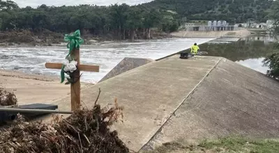 Texas Flash Flood Aftermath: The Search for the Missing Intensifies in Lakes