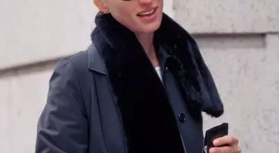 Unpacking Carolyn Bessette-Kennedy's Enduring Style: A Look at Her Iconic Accessories