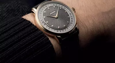 Krayon Anyday: A Rose Gold Mechanical Planner for the Wrist