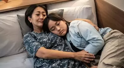 Understanding Teenagers' Bedtime Conversations: The 'Night Shift' Phenomenon