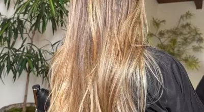 Embracing the French Highlight: A Low-Maintenance Approach to Hair Color