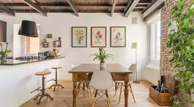 Top Airbnb Selections for Memorable Solo Journeys