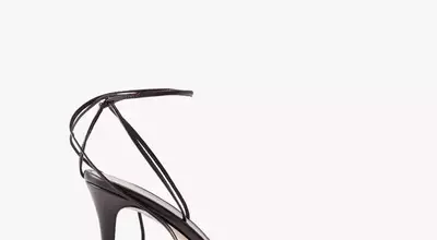 The Enduring Influence of 90s Sandals on Contemporary Fashion