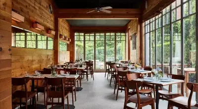 The Ultimate Summer Guide to the Hamptons: Dining, Shopping, and Stays