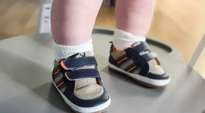 Choosing the Best Footwear for Babies and Toddlers: A Comprehensive Guide