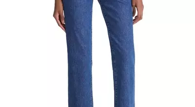 Essential Cropped Jeans for Summer Style