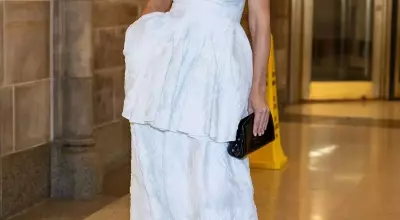 Katie Holmes Embraces the '90s Thong Sandal Trend with Sophistication