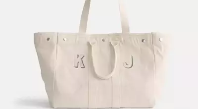 The Alex Mill Tote: A Fashion Essential for Everyday Life and Travel