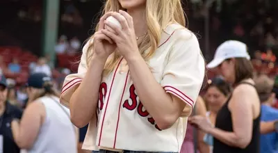 Score a Style Home Run: Your Guide to Chic Baseball Game Outfits
