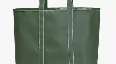 Jeremy Allen White's New Favorite Accessory: The Utility Canvas Mini Rigger Tote
