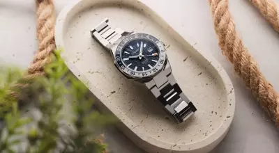 Citizen Series 8 880 GMT: Your Modern Travel Companion