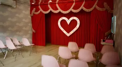 Sure Thing Chapel: A Quirky New York City Wedding Experience