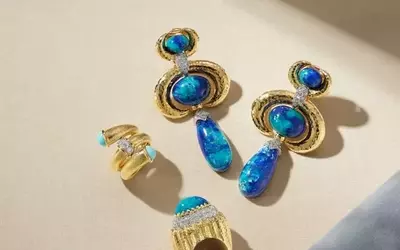 Jewelry Trends: Craftsmanship, Color, and Unique Experiences