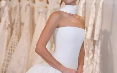 Claudia Sulewski's Wedding Wardrobe: A Glimpse into Her Oscar de la Renta Journey