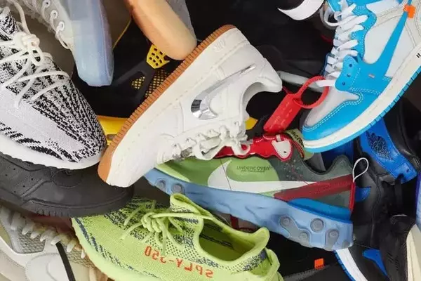 Exploración de zapatillas y ropa urbana