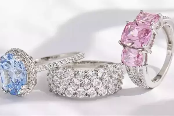 Sparkle This Valentine’s Day: Jewelry – Affordable Luxury for Your Loved Ones