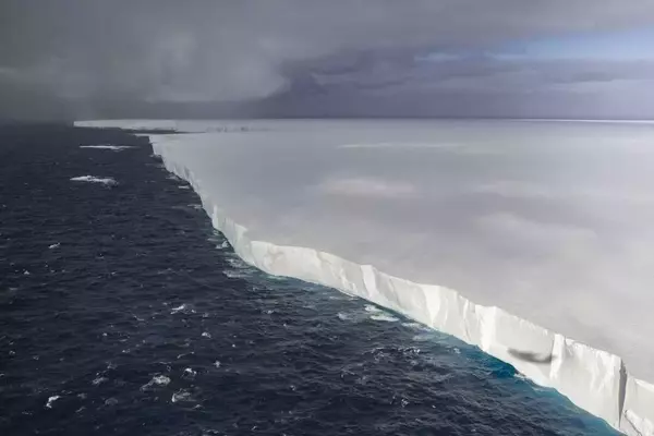 The Grand Finale of Iceberg A23a: A Natural Spectacle Unfolds