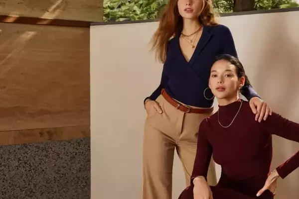 Frost-Kissed Fashion: Warmth Wrapped in Winter Elegance