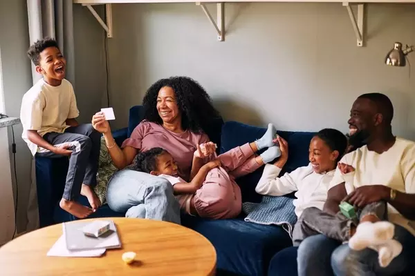 Family Digital Detox: Reconnecting in a Screen-Saturated World