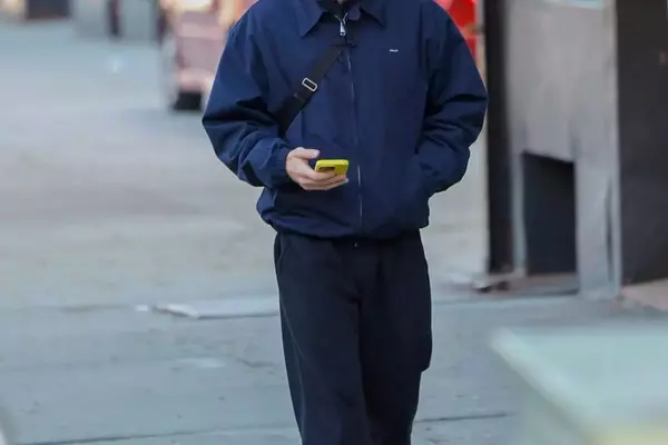 Harry Styles' Brooklyn Bridge Style: A Study in Urban Fitness and Fashion