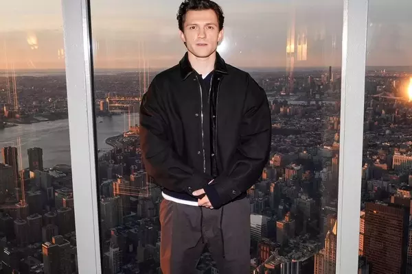 Tom Holland Redefines Tourist Style at Empire State Building