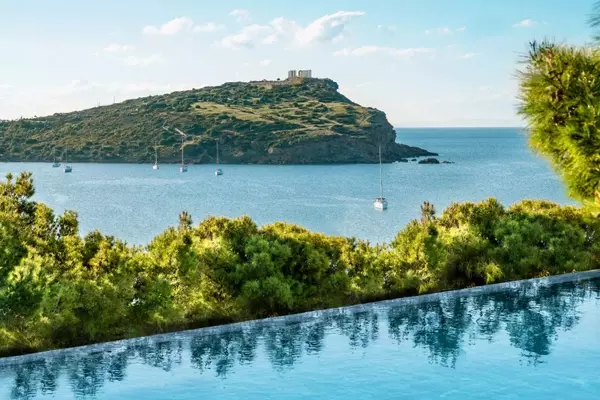 Greek Getaway: A Dual Escape to Ancient Sites and Modern Comforts