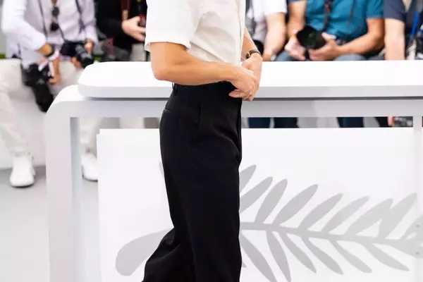 Mastering the Chelsea Boot: 11 Stylish Ways to Elevate Your Look