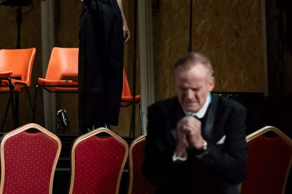 Hiran Abeysekera on Bringing His Electrifying Hamlet to New York