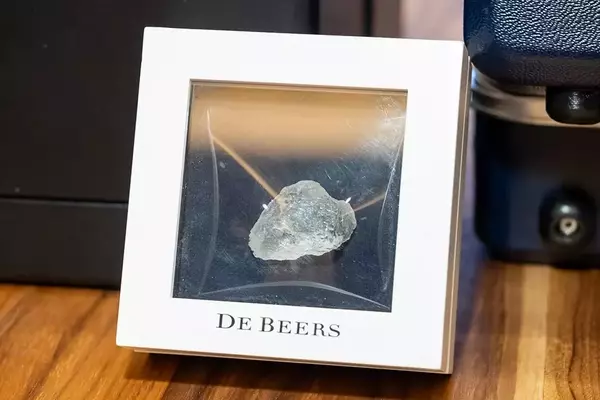 London Jewelers Celebrates 100 Years with a Unique 20-Carat Diamond