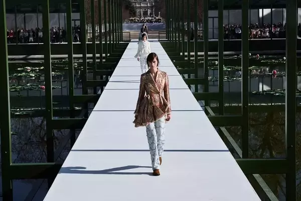 The Evolution of Denim: From Everyday Wear to High Fashion