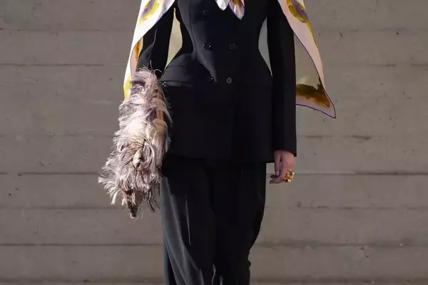 Roksanda's Spring 2027 Ready-to-Wear Collection: A Vision of Modern Elegance