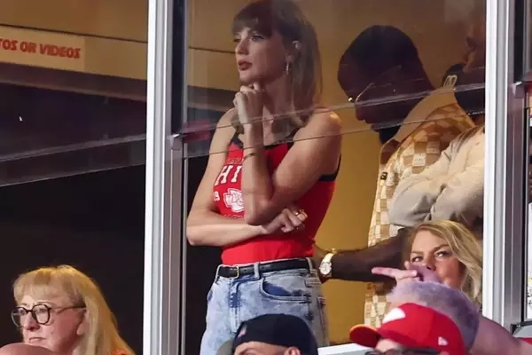 Taylor Swift's Unwavering Support for Travis Kelce at Chiefs Game