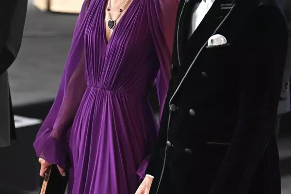 Royals Attend 'Digger' Premiere, Princess Kate Dazzles in Purple