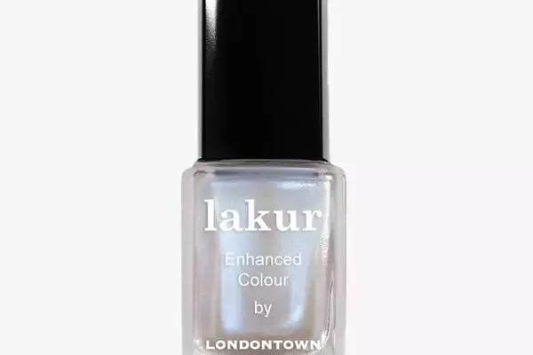 Fall's Hottest Nail Colors: Expert Picks for the Season