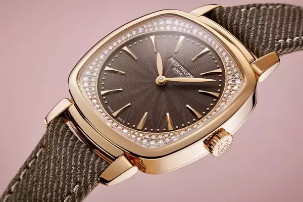 Patek Philippe Unveils New Gondolo Ladies' Collection