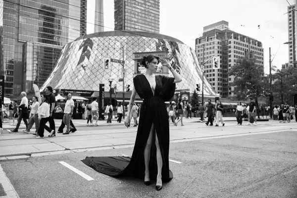 Cara Jade Myers' Post-Cancer Style Transformation: A Journey of Self-Discovery and Empowerment