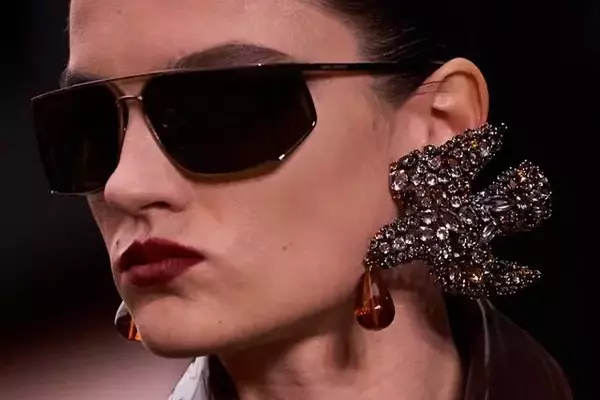 The Enduring Appeal of Flat-Top Sunglasses: A Seasonal Fashion Staple
