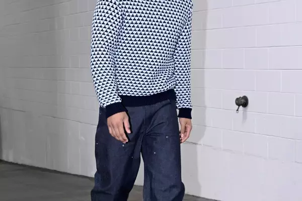 The Resurgence of Roomy Dark Denim: A Fall Style Staple for All Ages