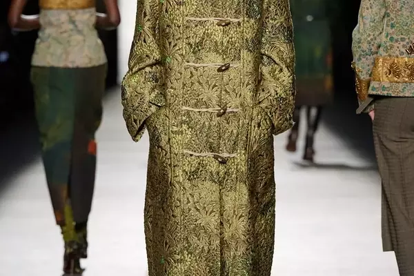 Jacquard: The Ultimate Fall Fabric Trend for Versatile Style