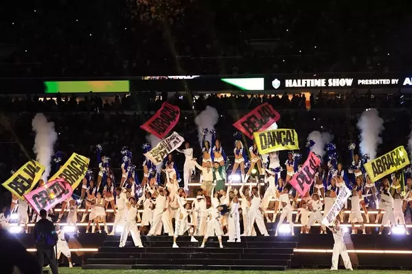 Dallas Cowboys Cheerleaders Electrify Rio's NFL Debut with Iconic Performances and Cultural Exchange