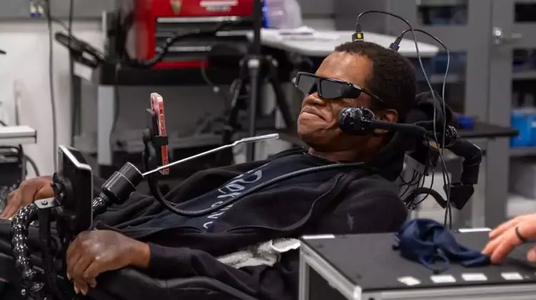 Revolutionizing Assistance: Brain-Computer Interfaces Empowering Individuals with Disabilities