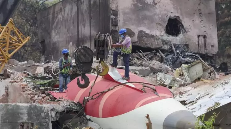 Preliminary Report Reveals Fuel Switches Cut Off Before Air India Boeing 787 Crash