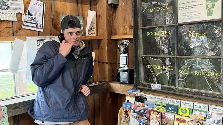 Engineer Revitalizes Pay Phones for Community Connection