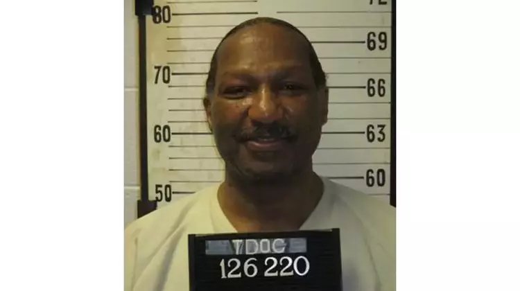 Tennessee Execution Faces Ethical Dilemma: Inmate with Active Defibrillator