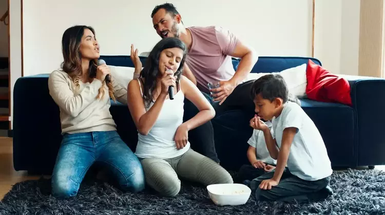 Unleash Your Inner Pop Star: A Review of the “Grab The Mic” Karaoke Board Game
