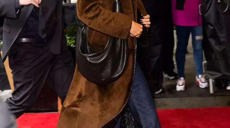 The Ultimate Guide to Styling Jeans with Boots: A Celebrity-Inspired Handbook
