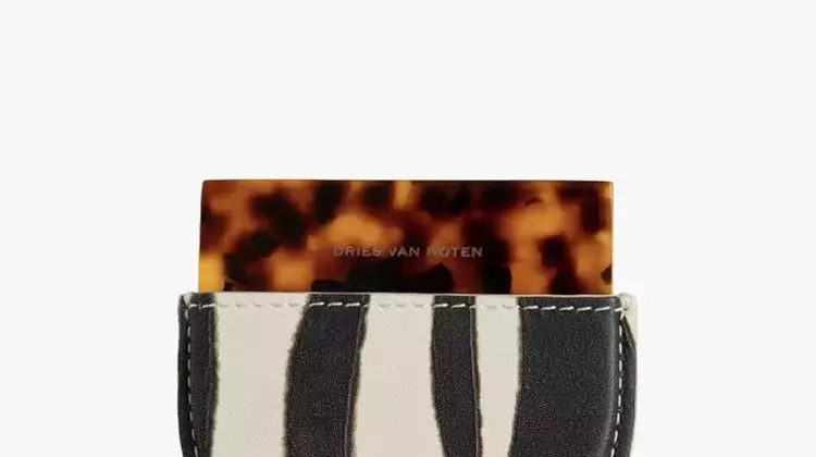 Essential Beauty Items for the Fashion-Forward Individual