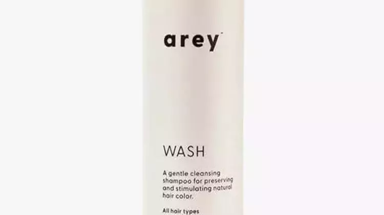 Comprehensive Hair Care Guide for Women Over 50: Enhancing Thickness and Vitality